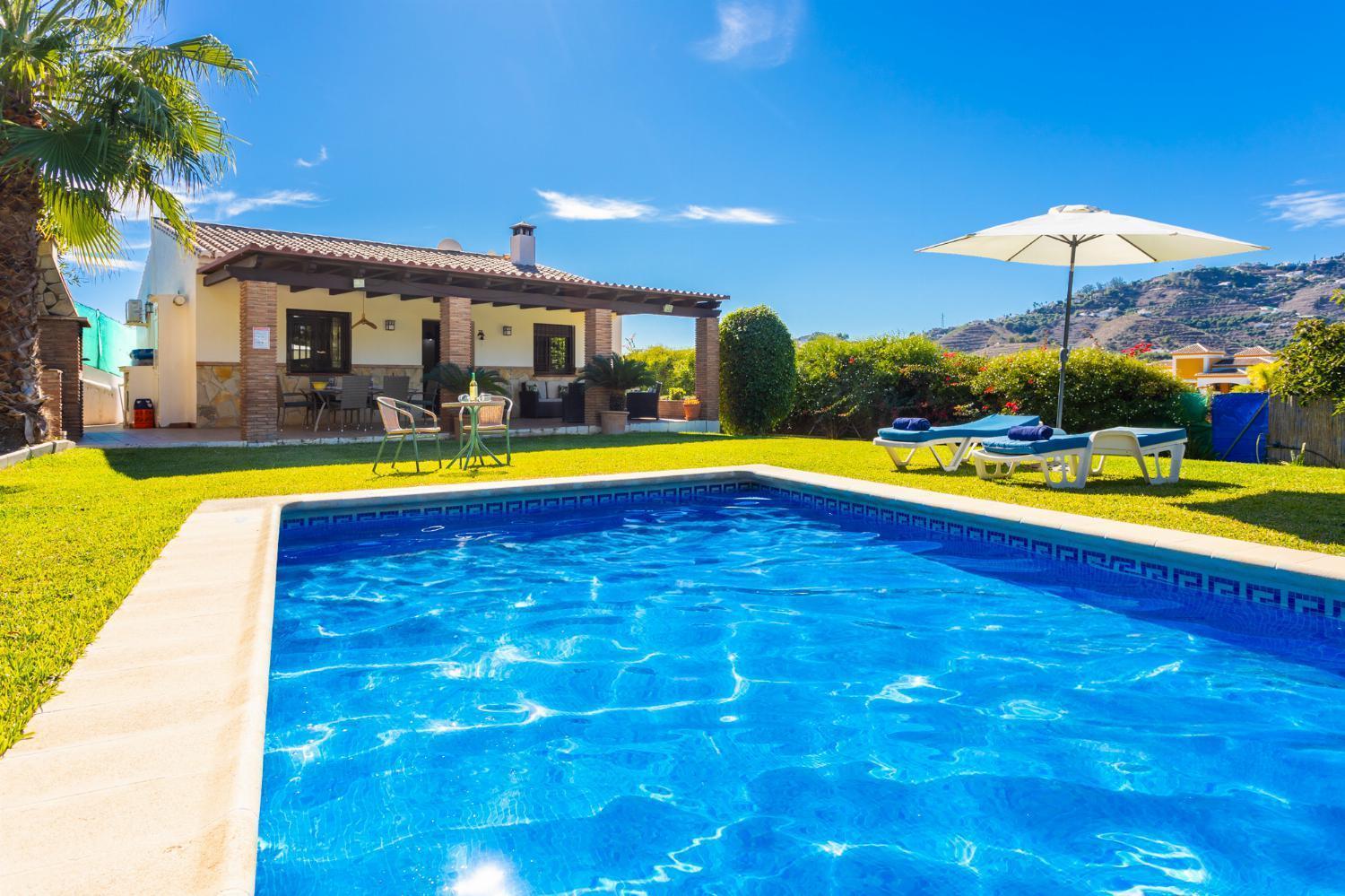 Villa Loli Imaroga One Nerja Extérieur photo